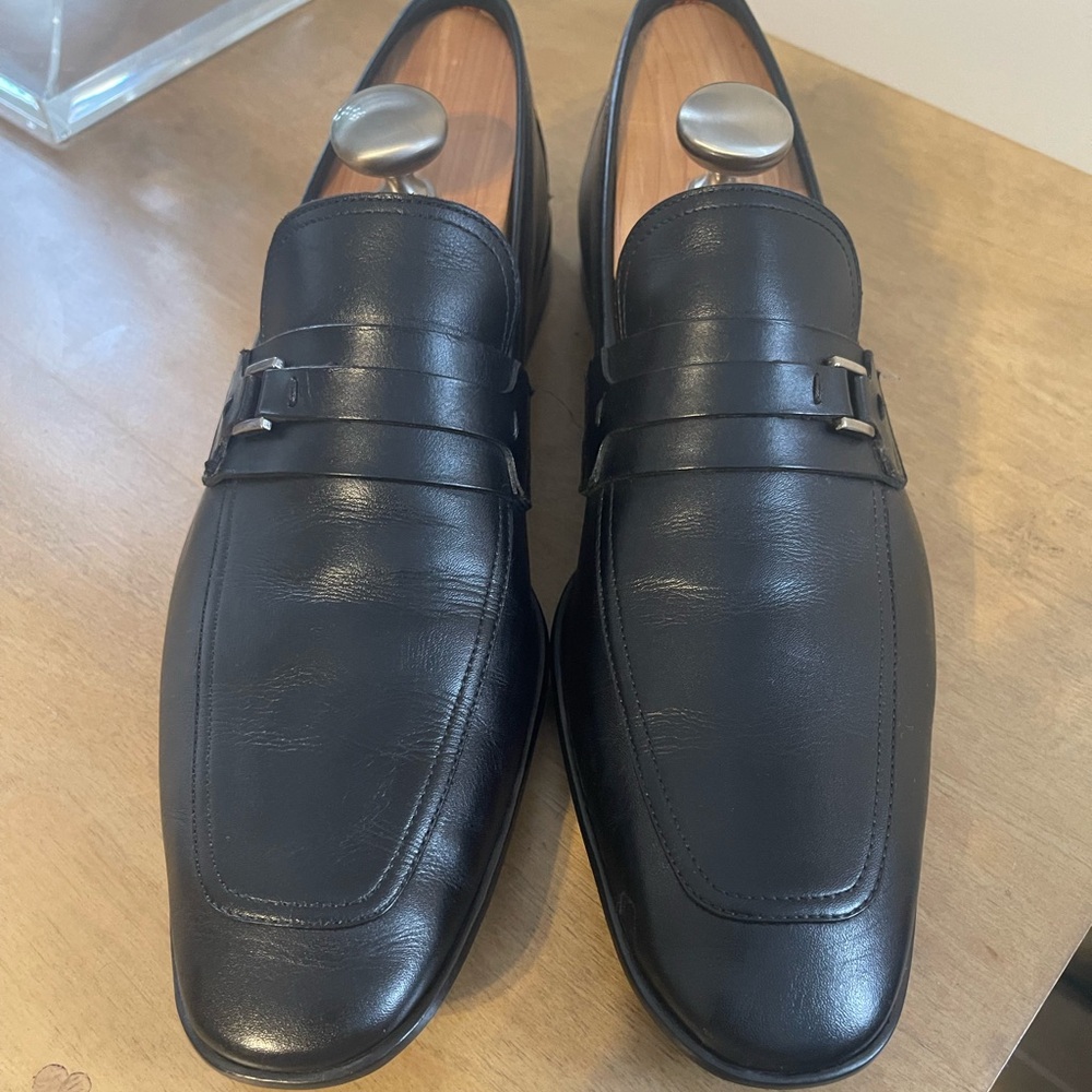 Magnanni for Neiman Marcus men’s black loafers size 9M